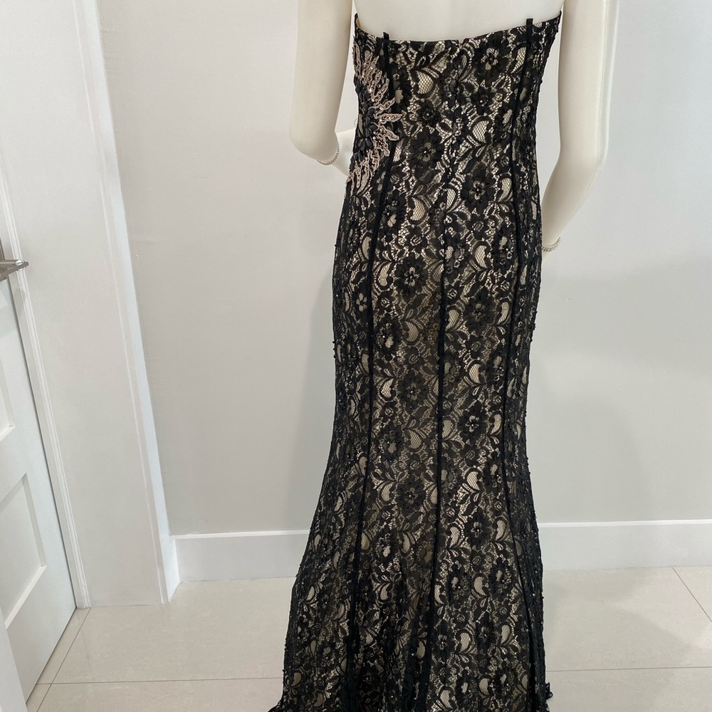 Dress - Picture 3 of 4